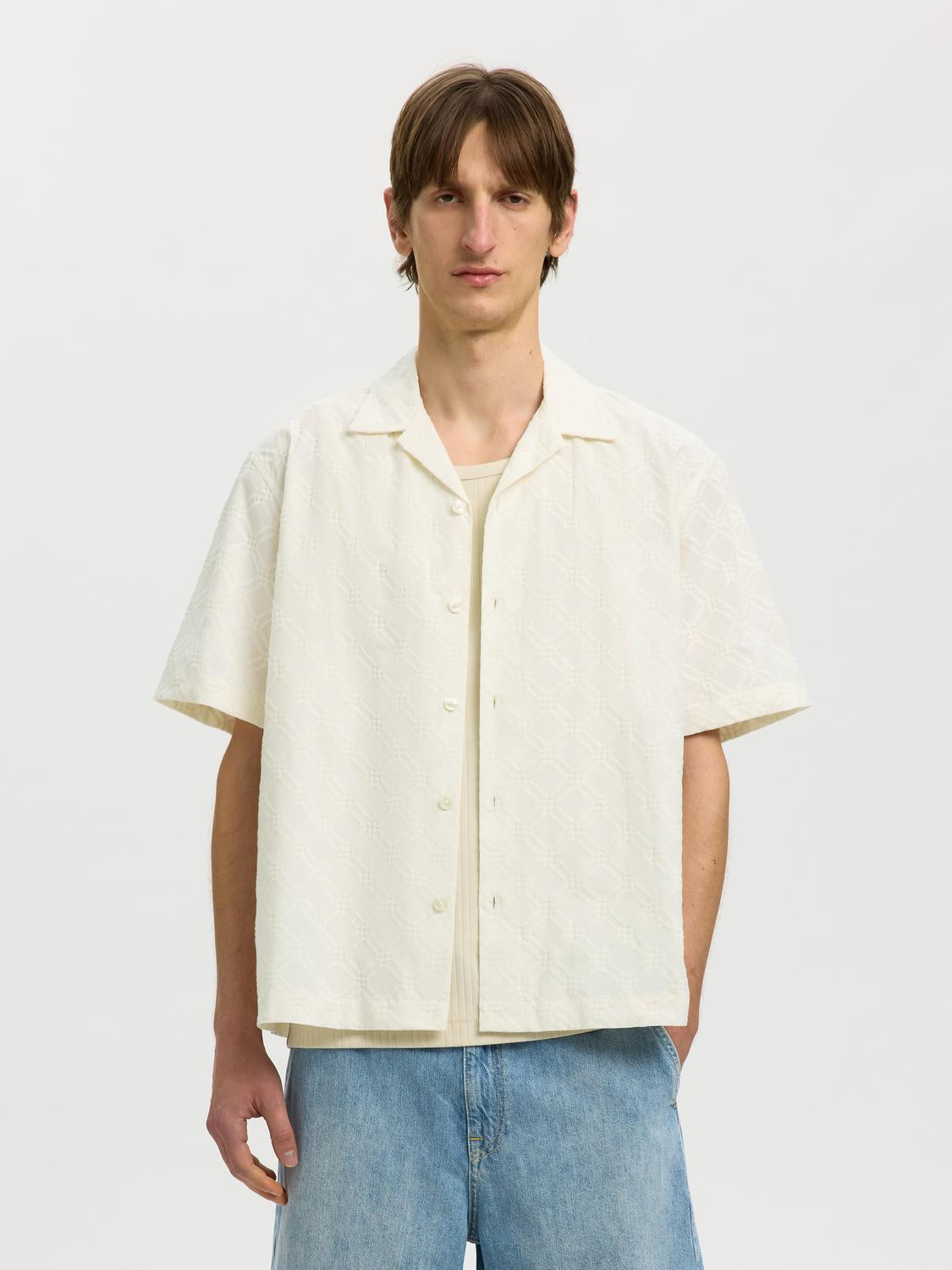model_shot-front